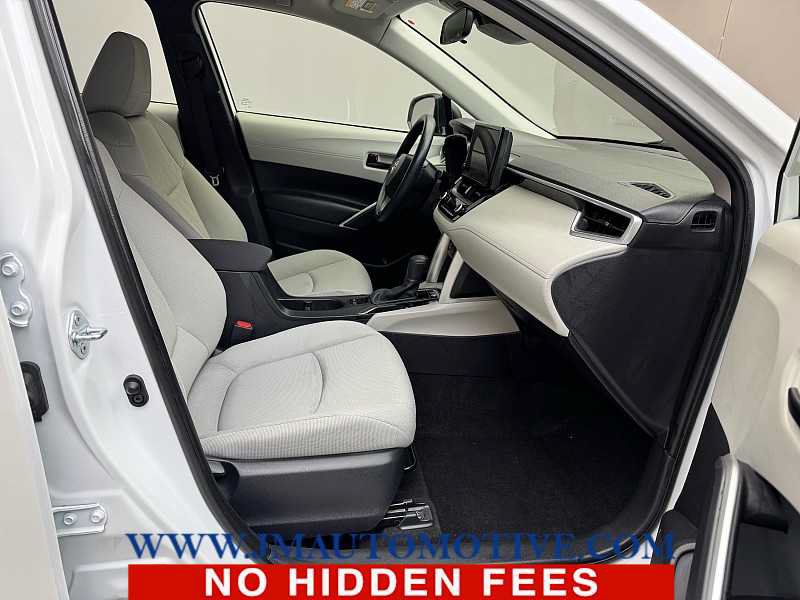 Used 2023 Toyota Corolla Cross L AWD/4WD image 17