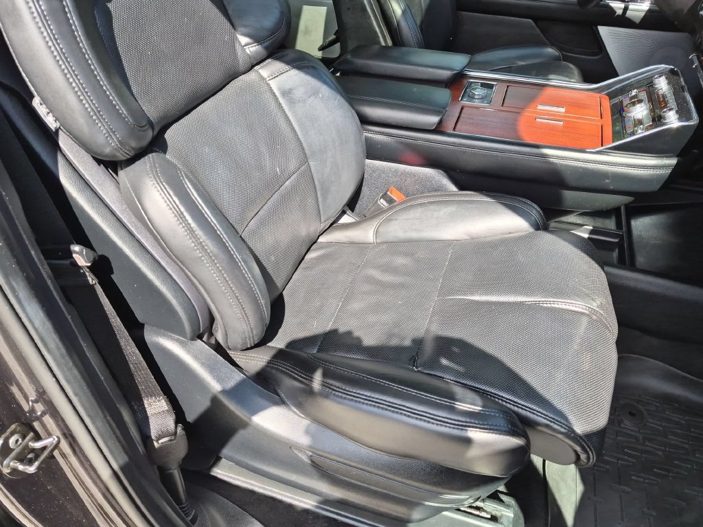 Used 2020 Lincoln Navigator L Reserve w/ Equipment Group 208A Reserve AWD/4WD image 34