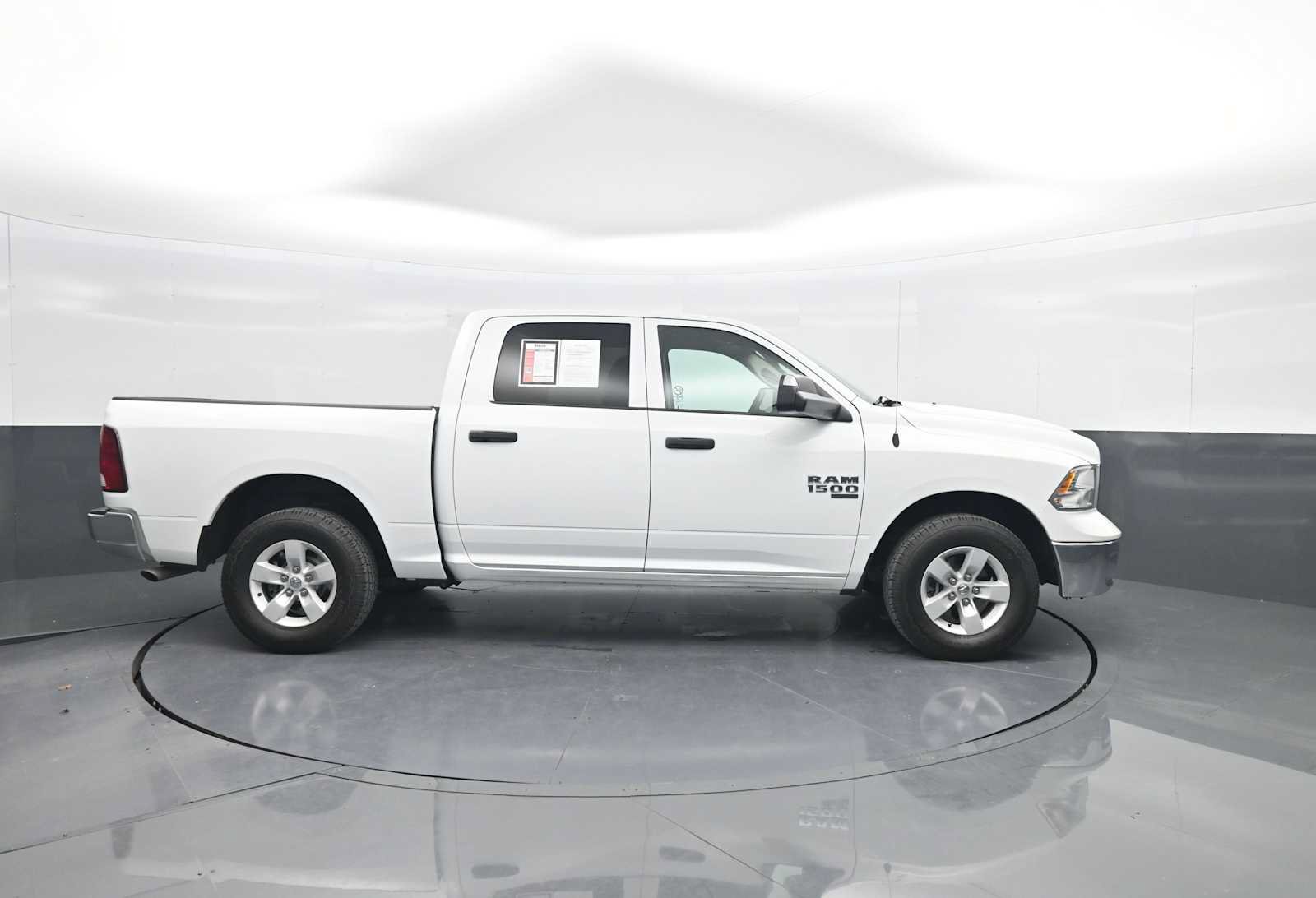 Used 2022 RAM 1500 Tradesman w/ Chrome Appearance Group AWD/4WD image 9