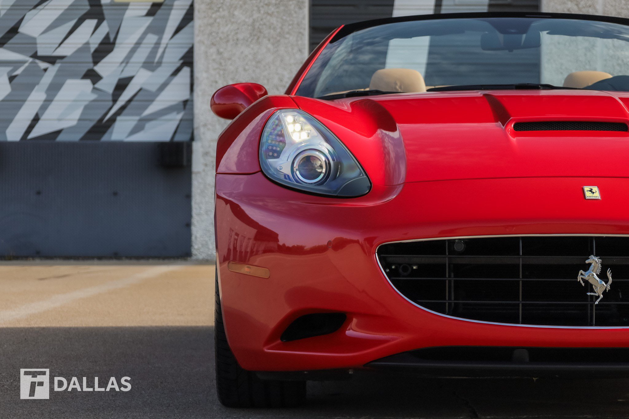 Used 2010 Ferrari California RWD image 5