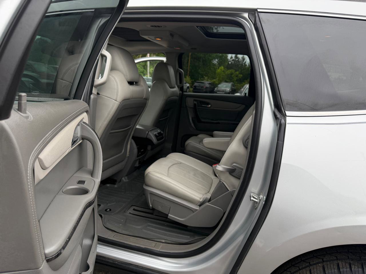 Used 2014 Chevrolet Traverse LTZ AWD/4WD image 16
