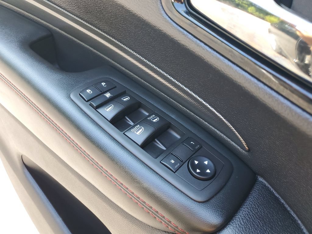 Used 2025 Dodge Durango GT AWD/4WD image 32
