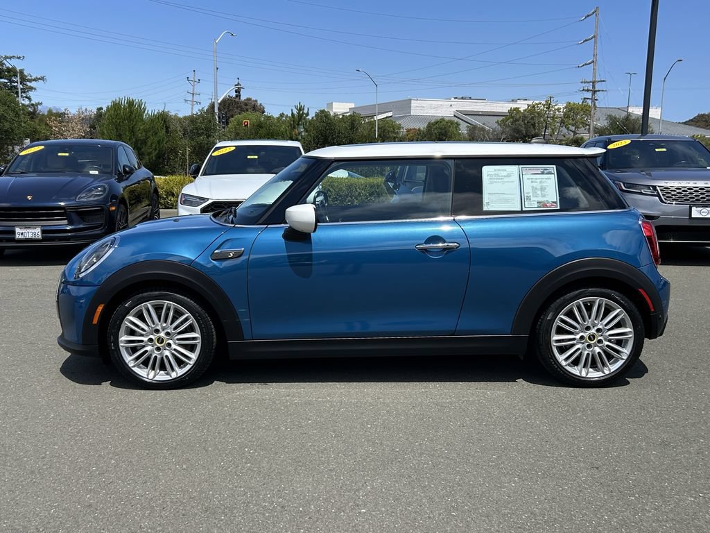 Used 2024 MINI Cooper SE FWD image 2