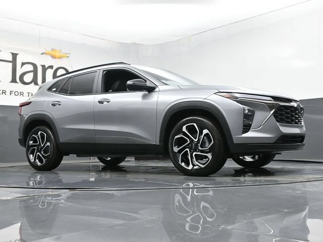 New 2026 Chevrolet Trax RS w/ Sunroof Package FWD image 2