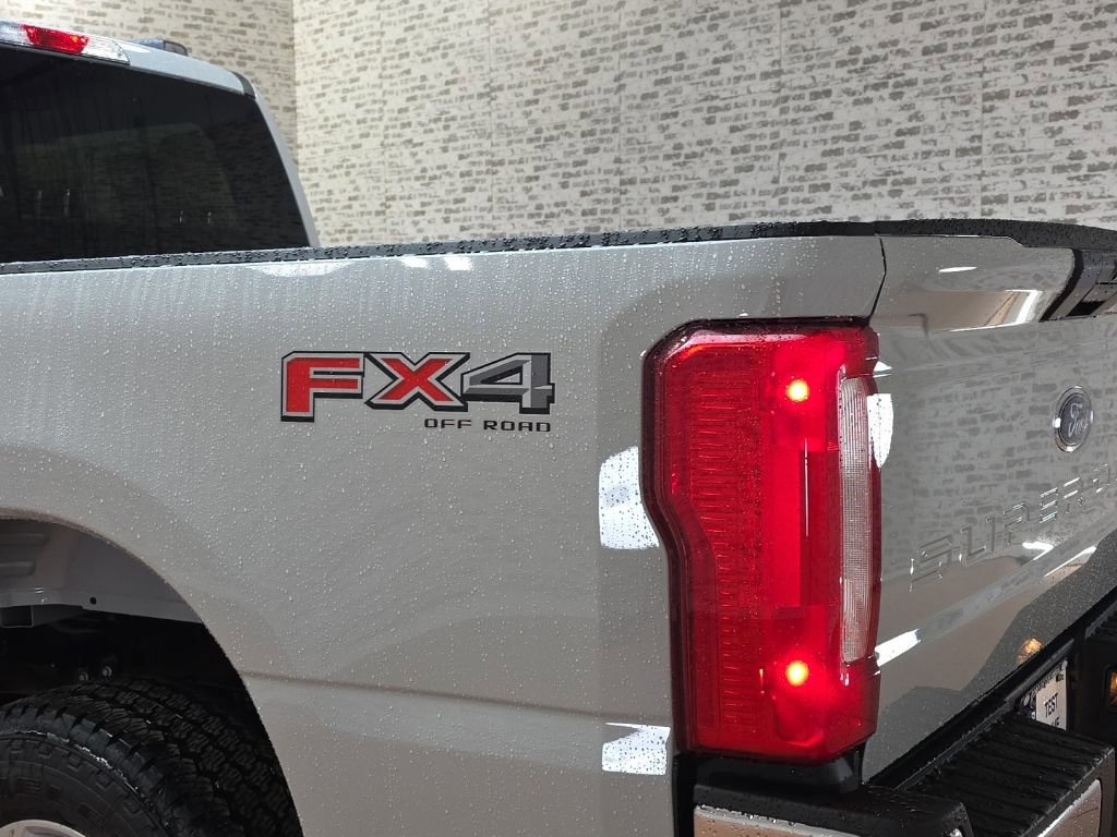 New 2026 Ford F250 XLT w/ FX4 Off-Road Package image 5
