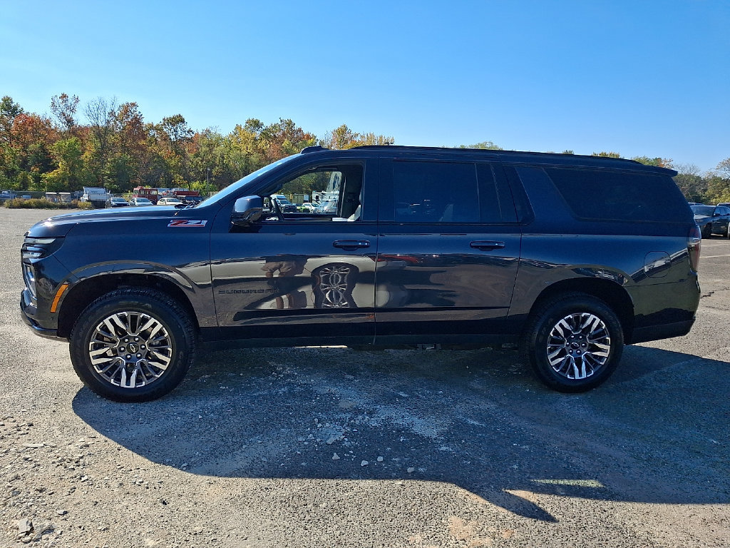 Used 2025 Chevrolet Suburban Z71 AWD/4WD image 7