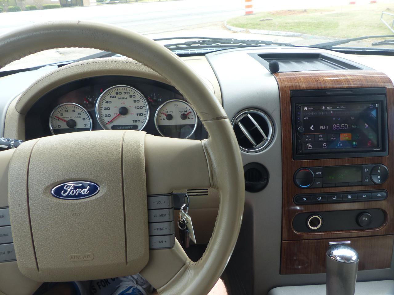 Used 2004 Ford F150 Lariat image 18