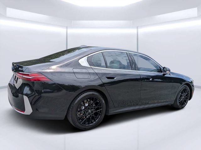 Used 2025 BMW 530i w/ Premium Package RWD image 3
