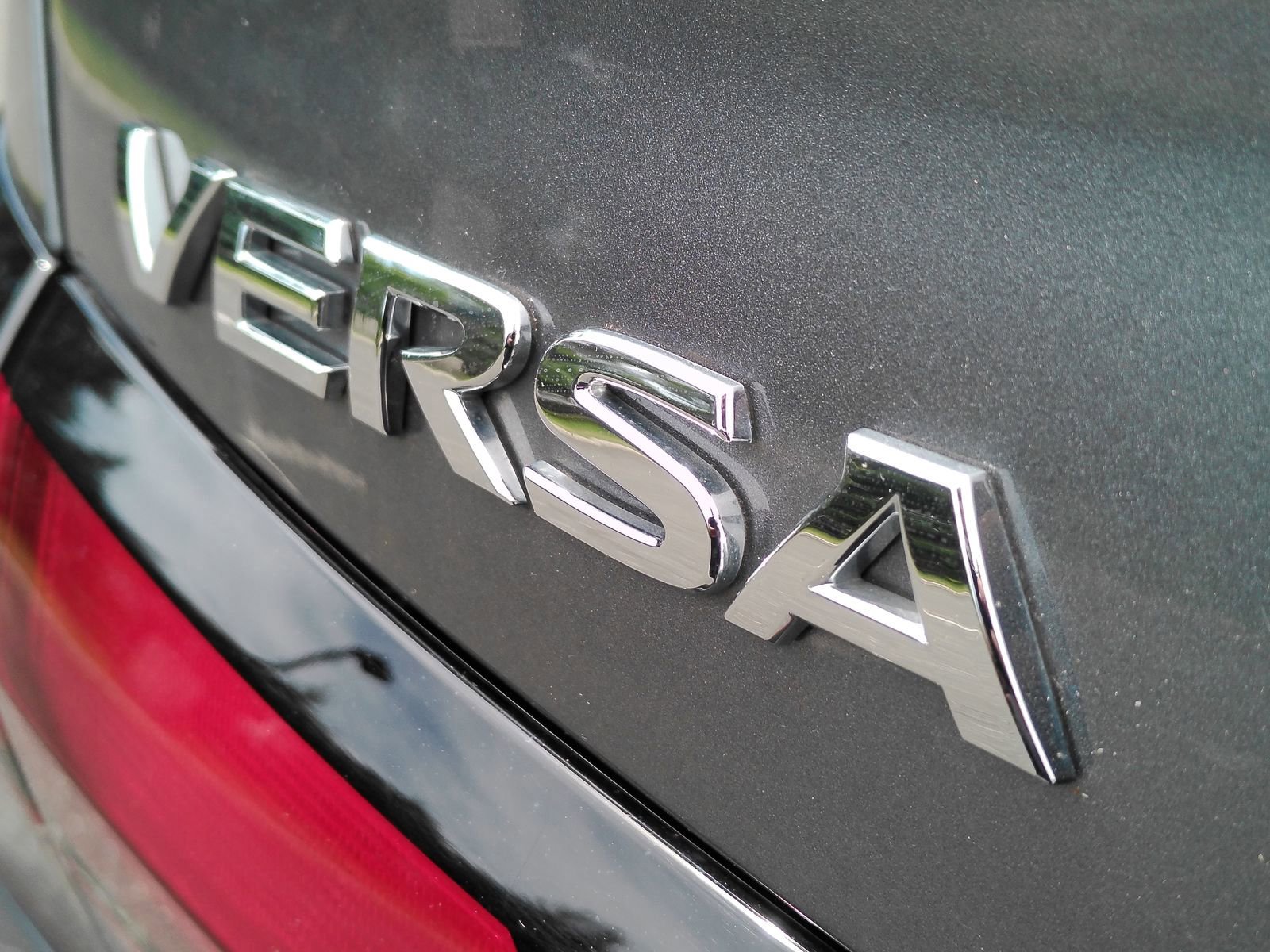 Used 2023 Nissan Versa S w/ Trunk Package FWD image 33