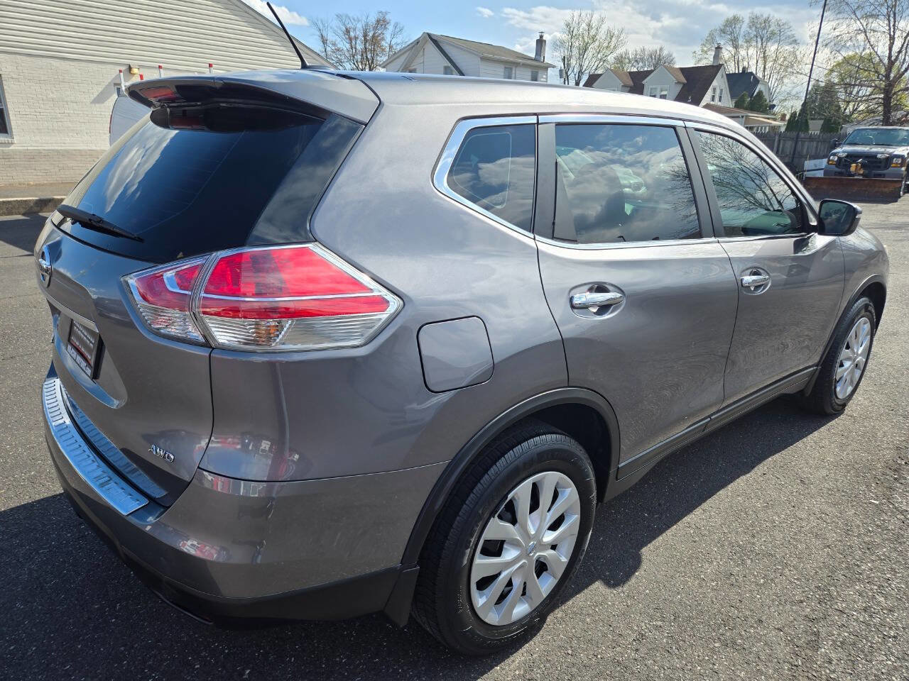 Used 2015 Nissan Rogue S AWD/4WD image 6