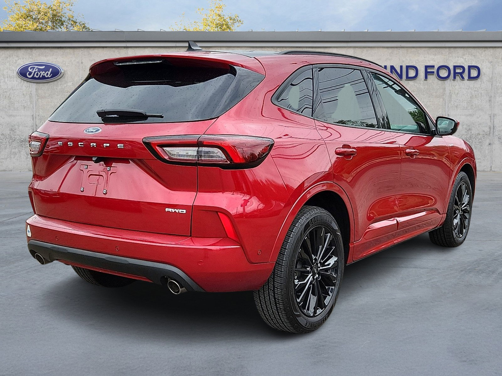 Used 2023 Ford Escape ST-Line Elite w/ Premium Technology Package AWD/4WD image 6