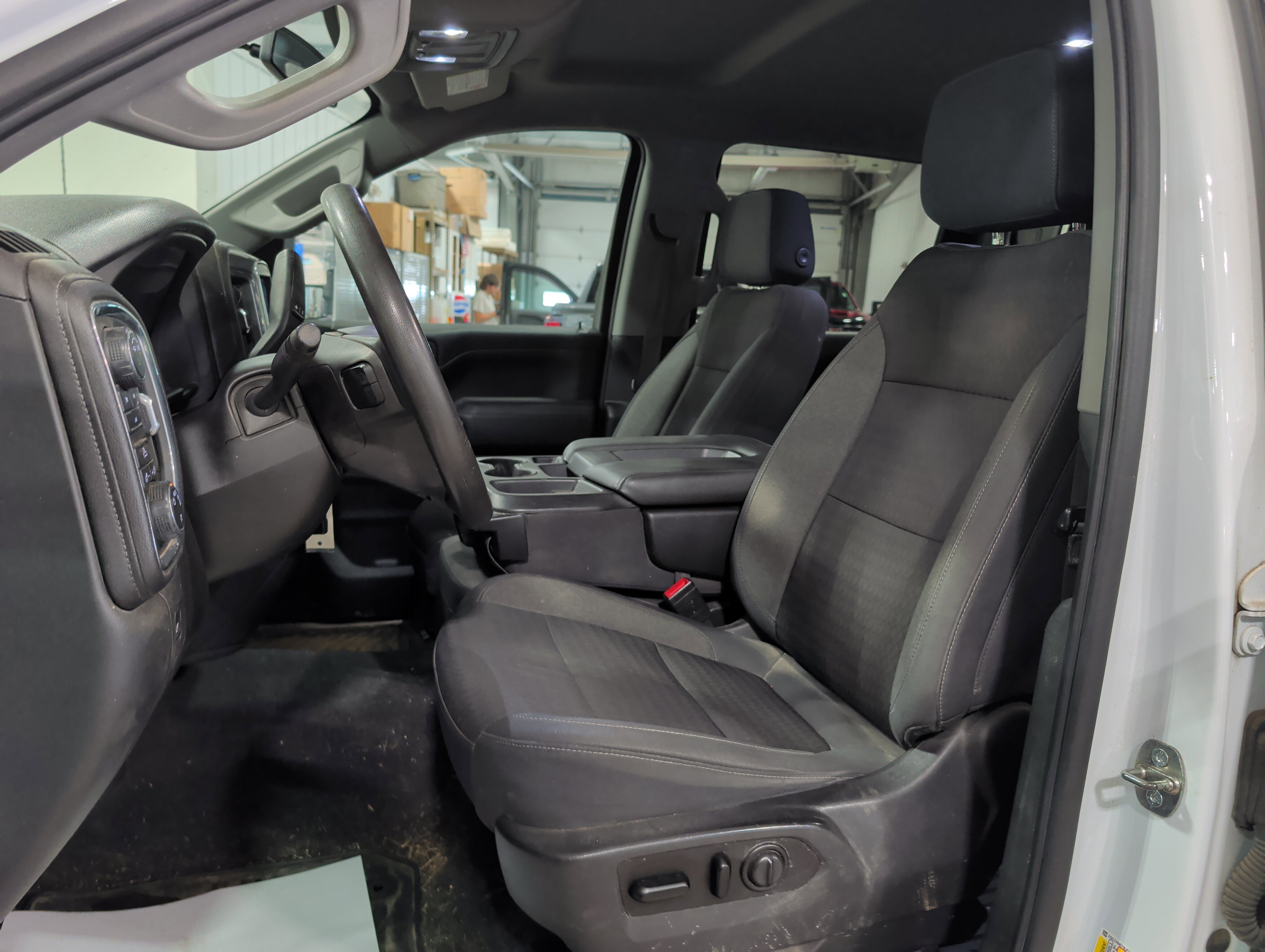 Used 2020 Chevrolet Silverado 2500 LT AWD/4WD image 7