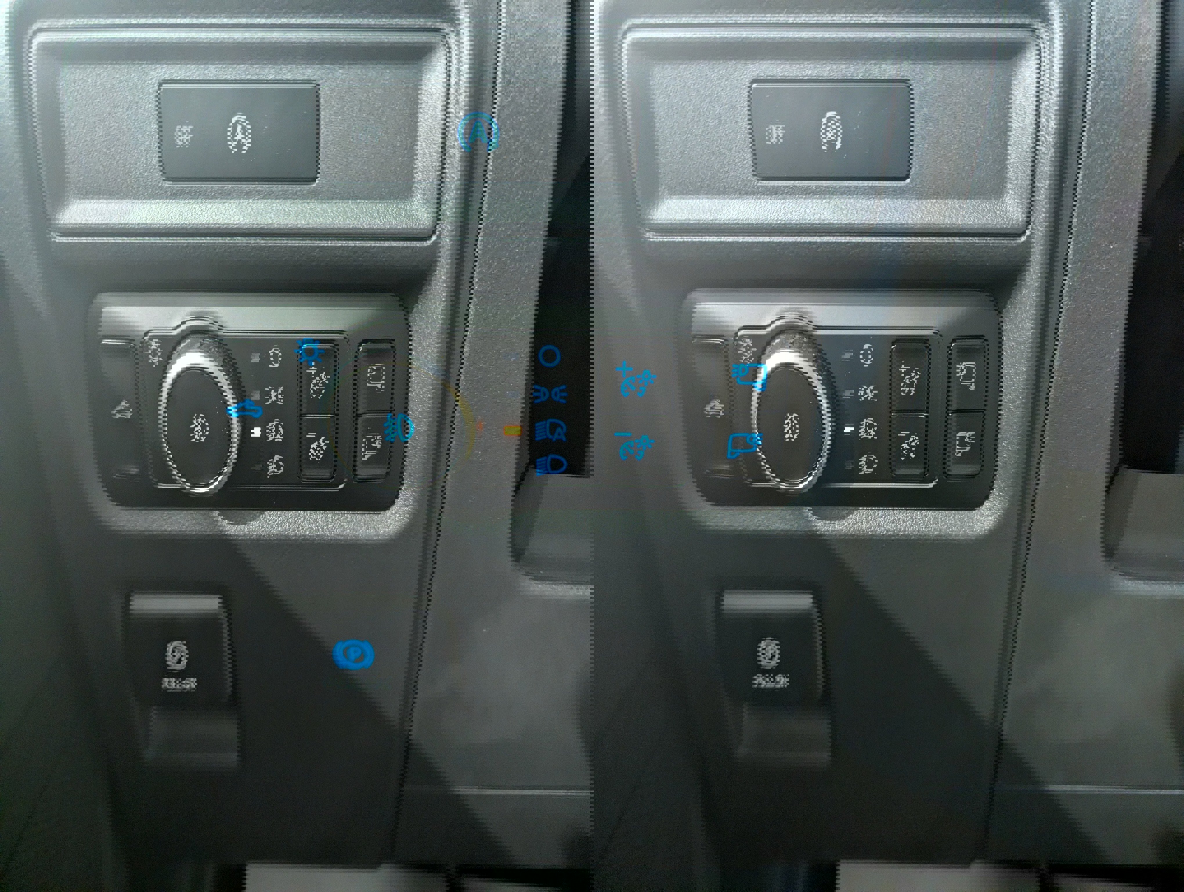 New 2025 Ford F150 XLT w/ Equipment Group 302A MID image 17