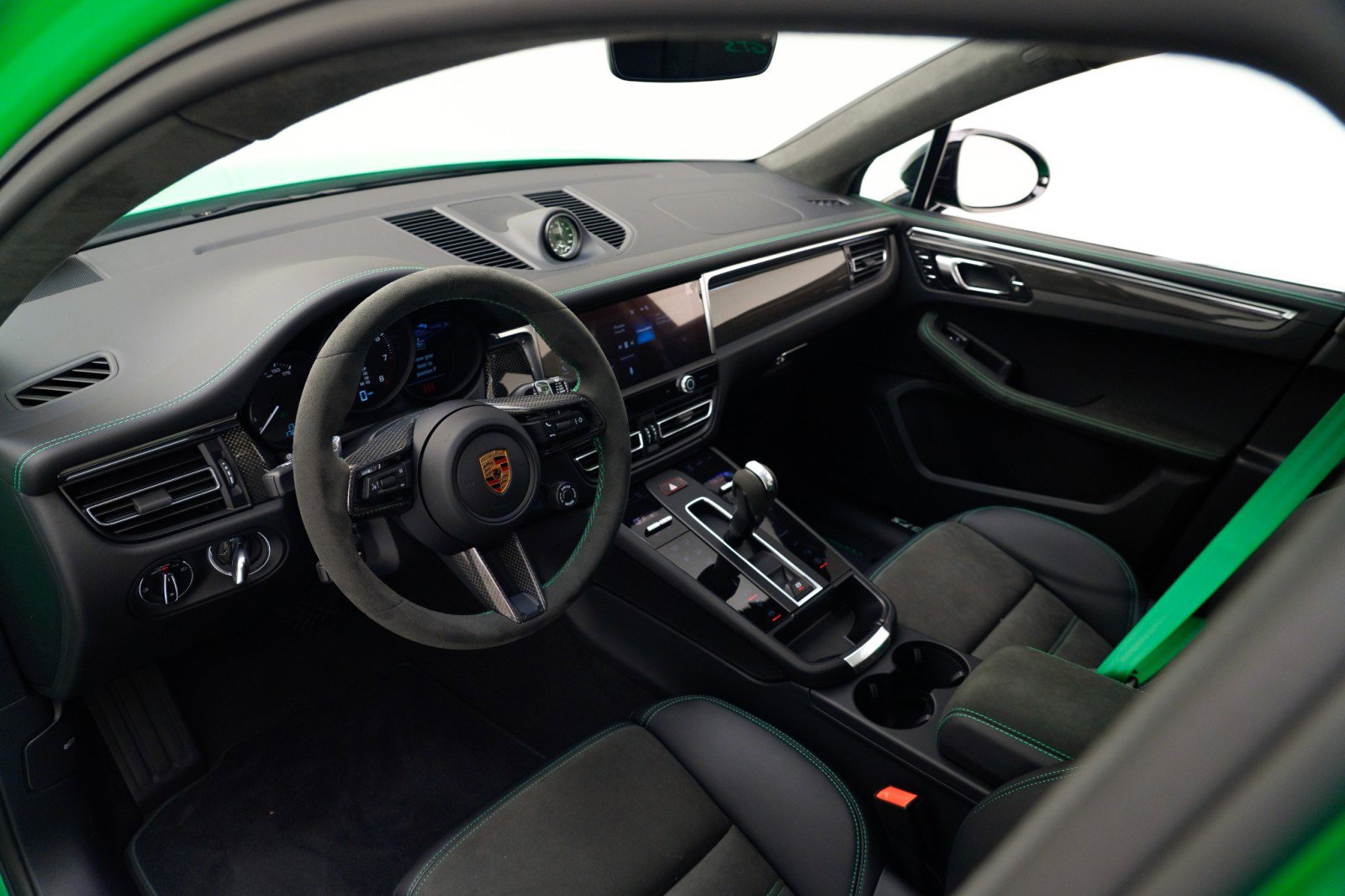 New 2026 Porsche Macan GTS image 4