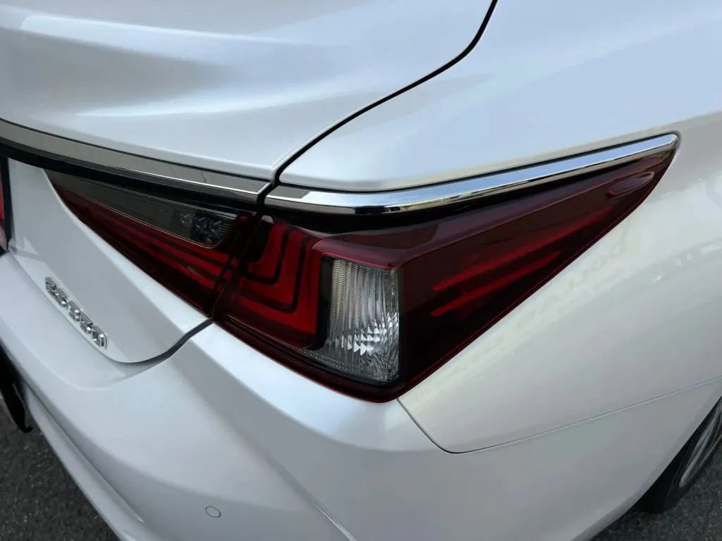 Used 2020 Lexus ES 350 w/ Premium Package FWD image 37
