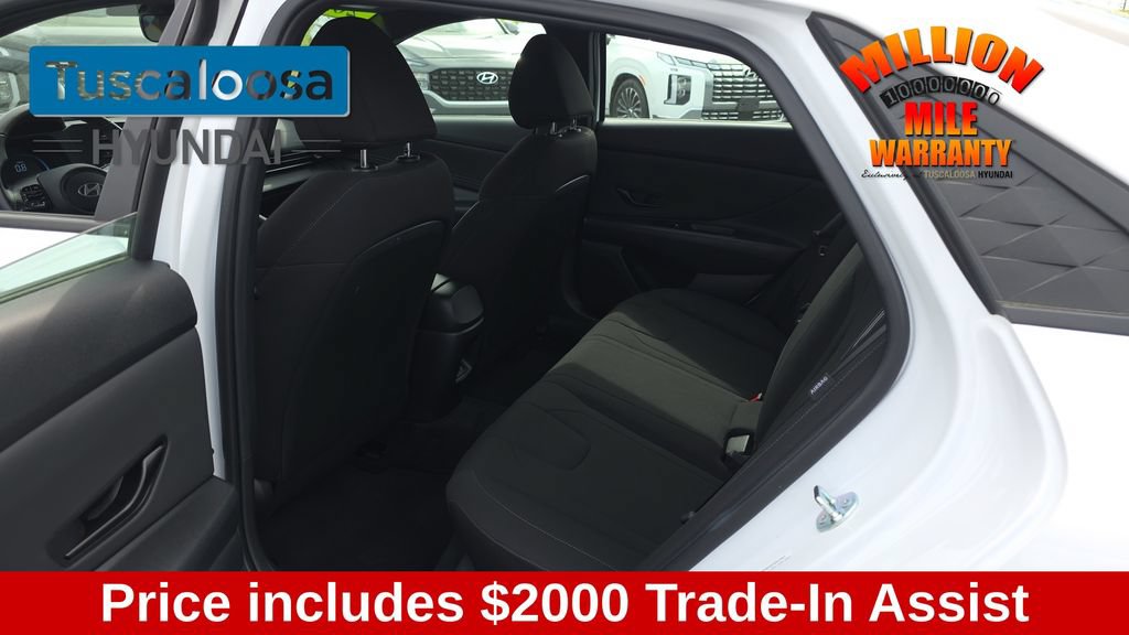 Used 2025 Hyundai Elantra Sport FWD image 24