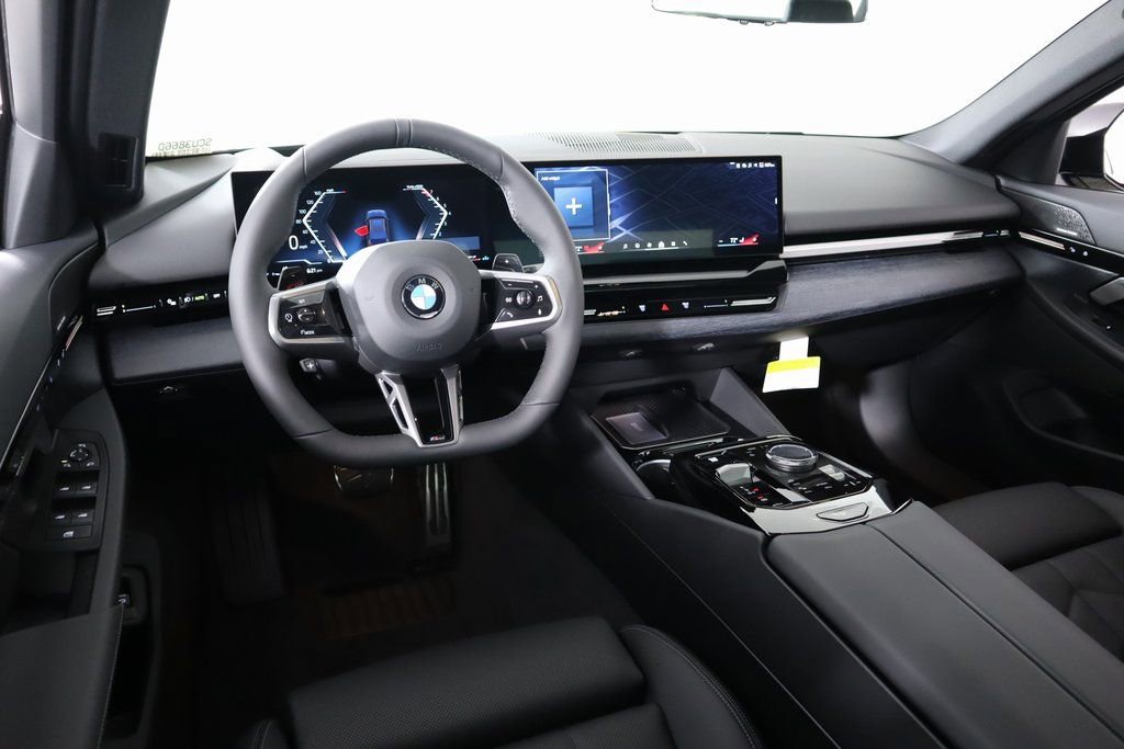 New 2025 BMW 530i xDrive w/ M Sport Package AWD/4WD video 2