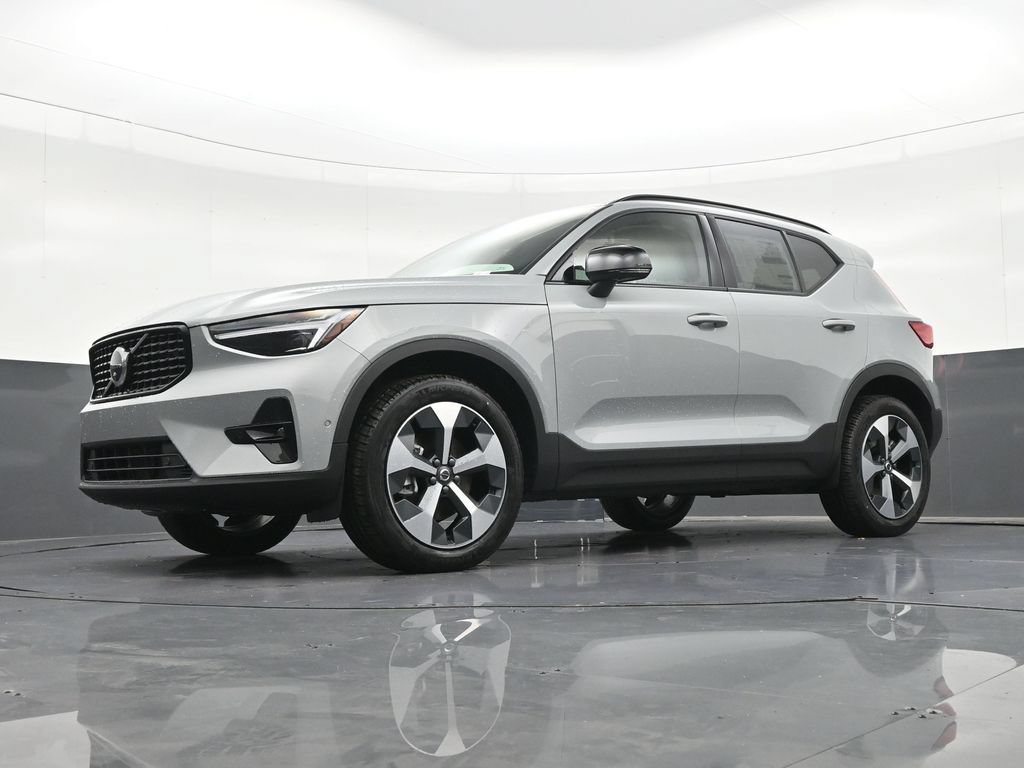 New 2026 Volvo XC40 B5 Plus w/ Protection Package Premier AWD/4WD image 21