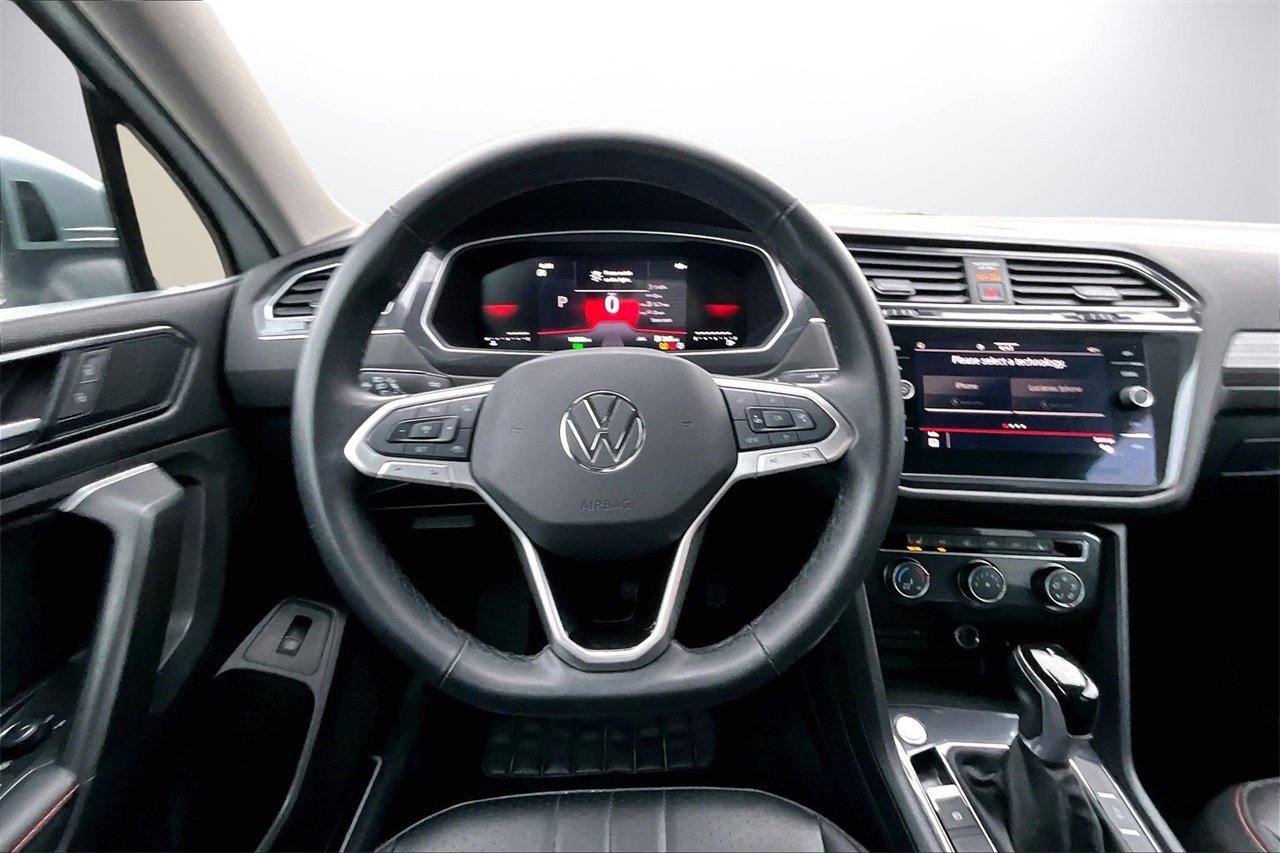 Used 2024 Volkswagen Tiguan SE image 10