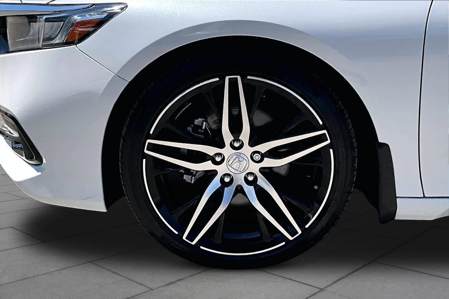 Used 2021 Honda Accord Touring image 11