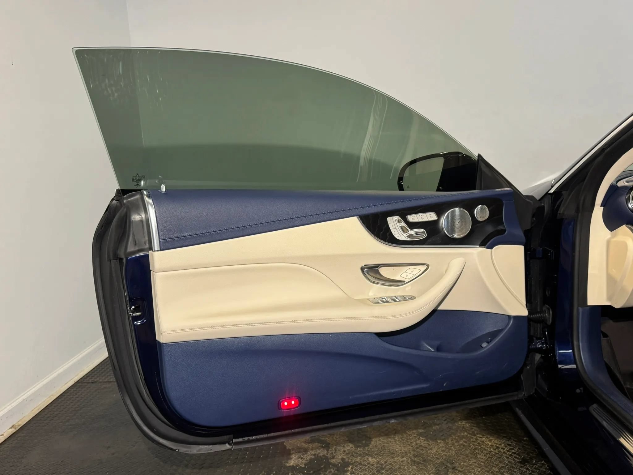 Used 2018 Mercedes-Benz E 400 Coupe image 7
