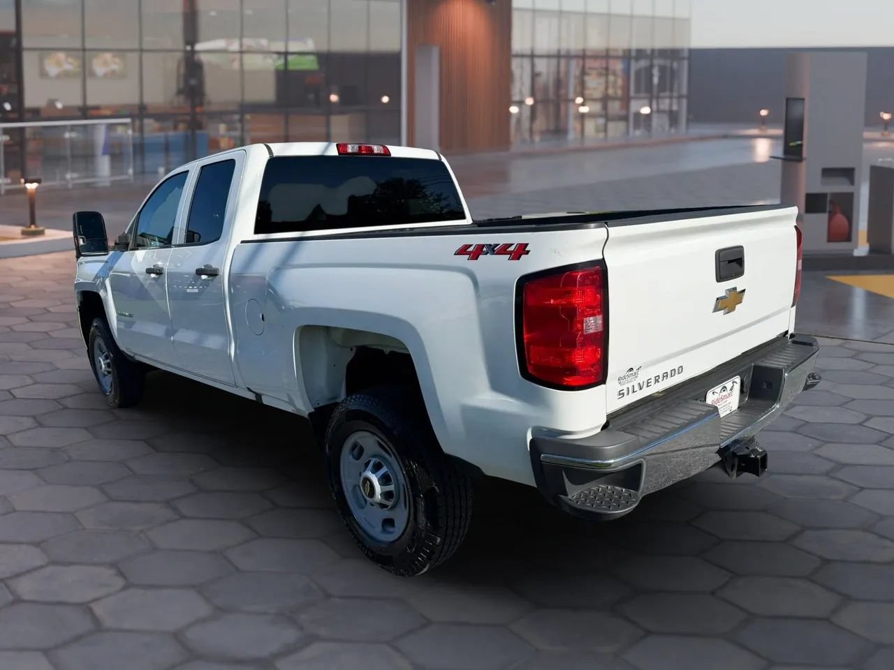 Used 2019 Chevrolet Silverado 2500 W/T AWD/4WD image 5
