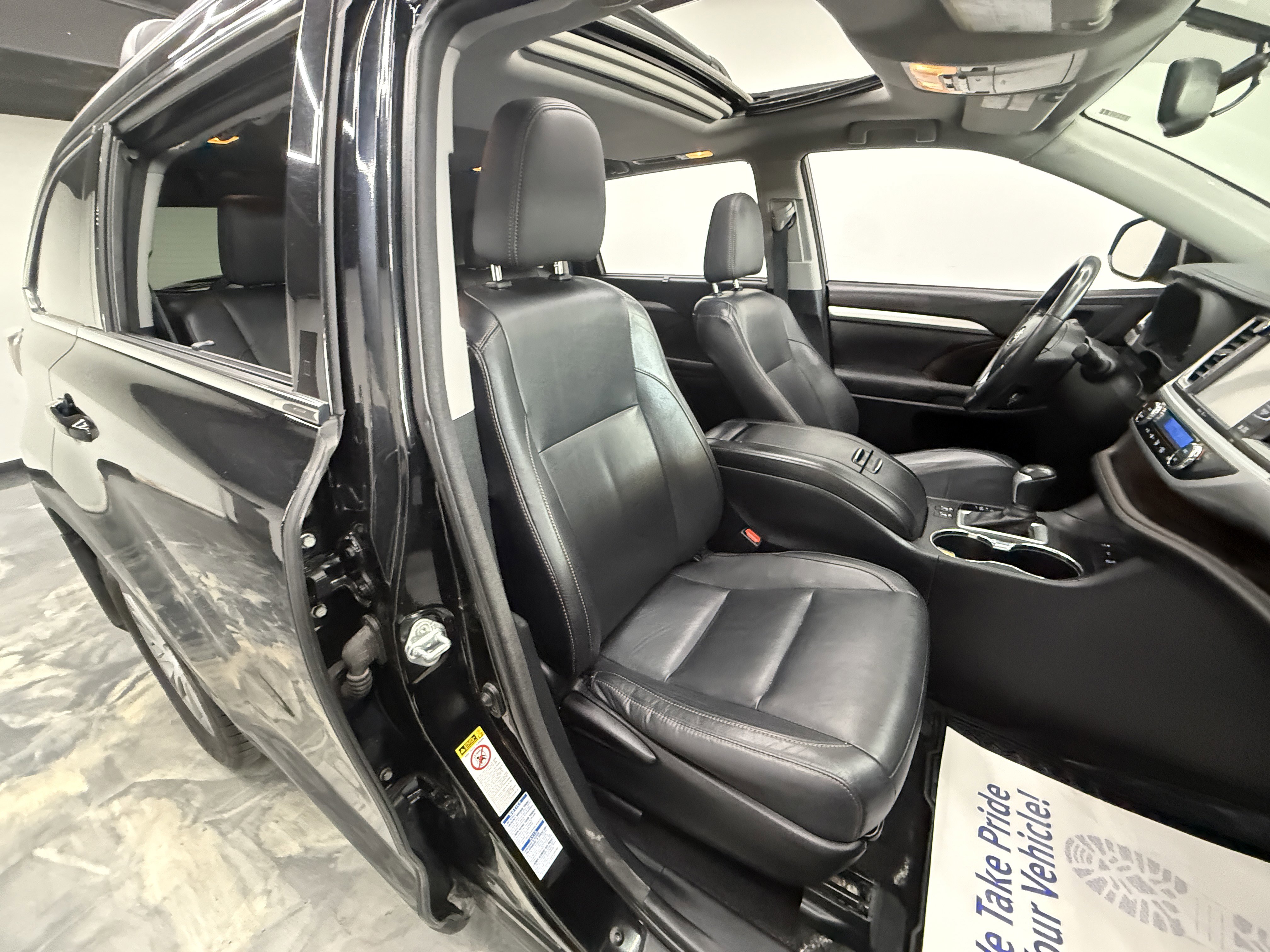 Used 2015 Toyota Highlander XLE AWD/4WD image 17