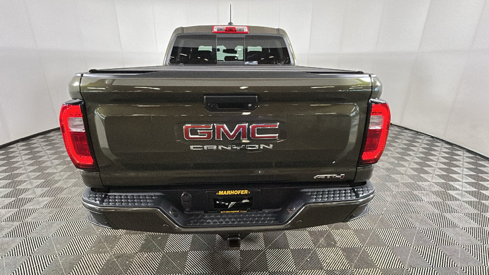 Used 2024 GMC Canyon AT4 w/ AT4 Premium Package AWD/4WD image 4