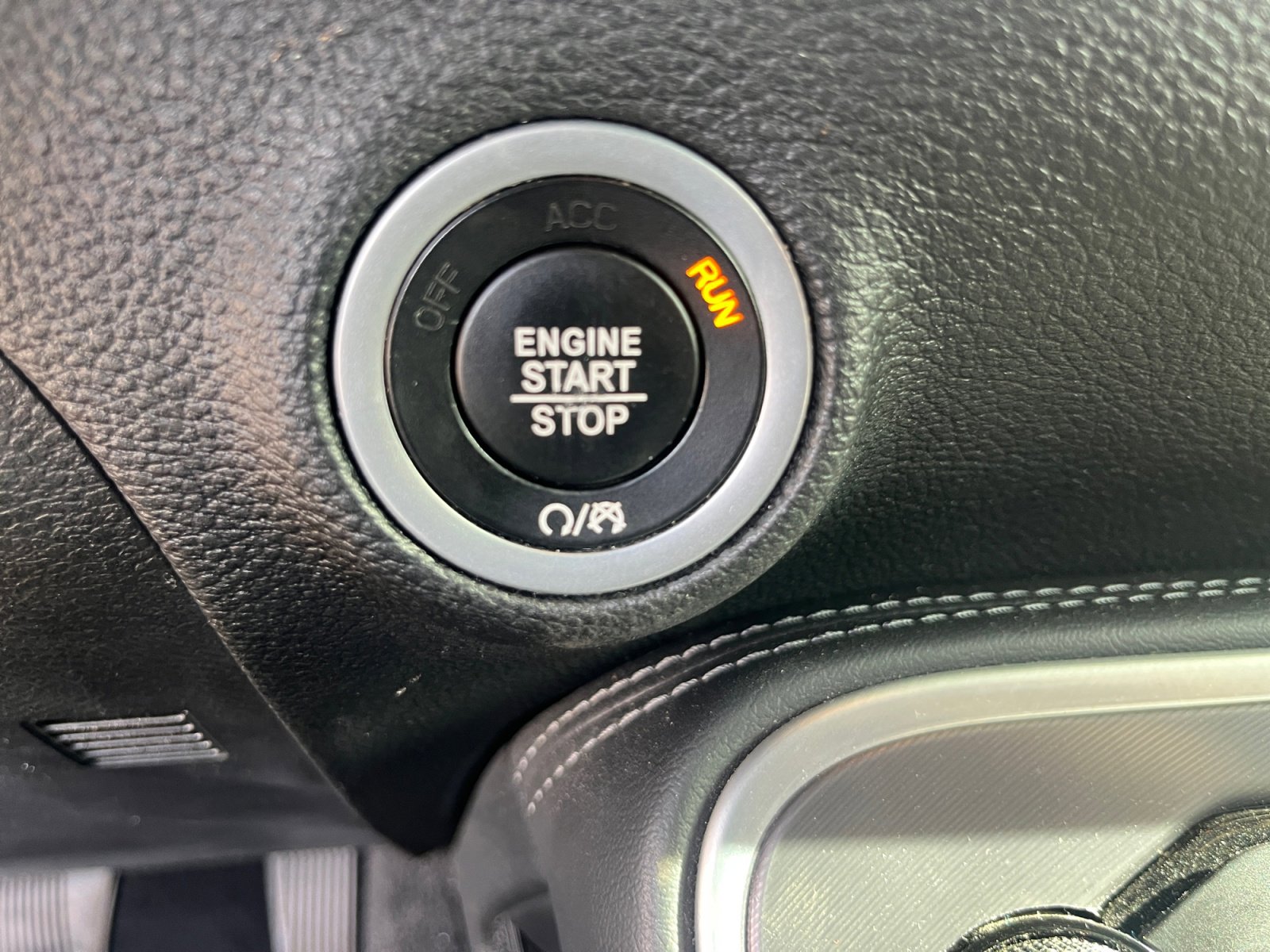 Certified 2021 Dodge Challenger SXT image 29