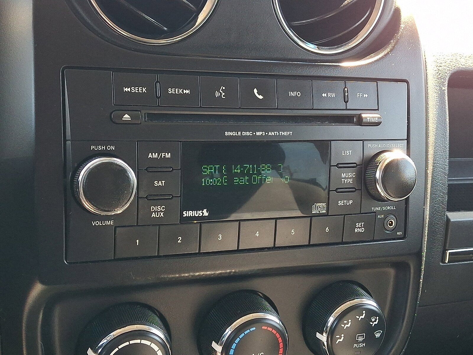 Used 2017 Jeep Patriot Latitude FWD image 16