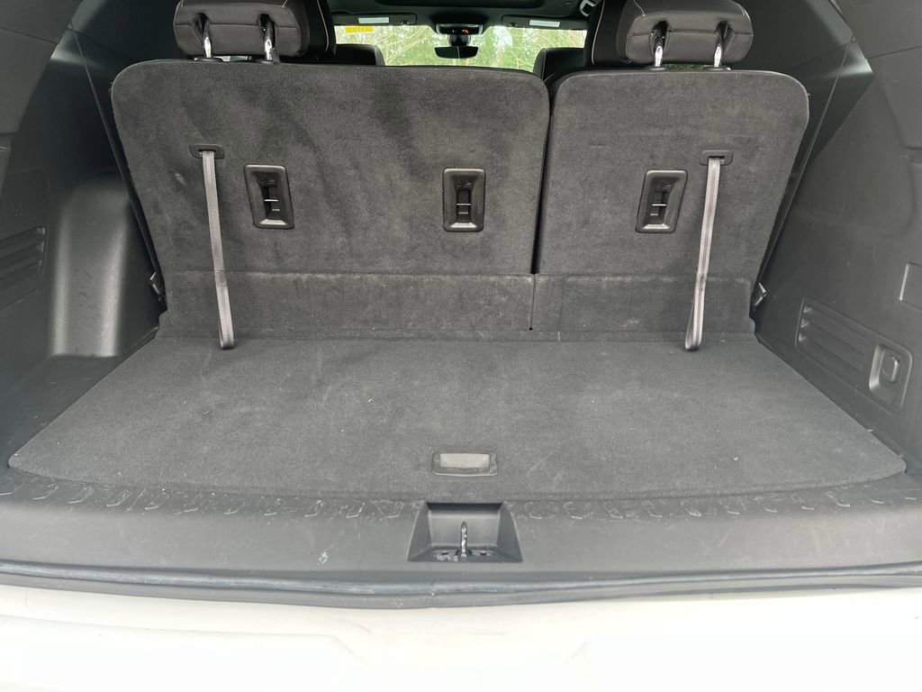 Used 2023 Chevrolet Traverse Premier image 12