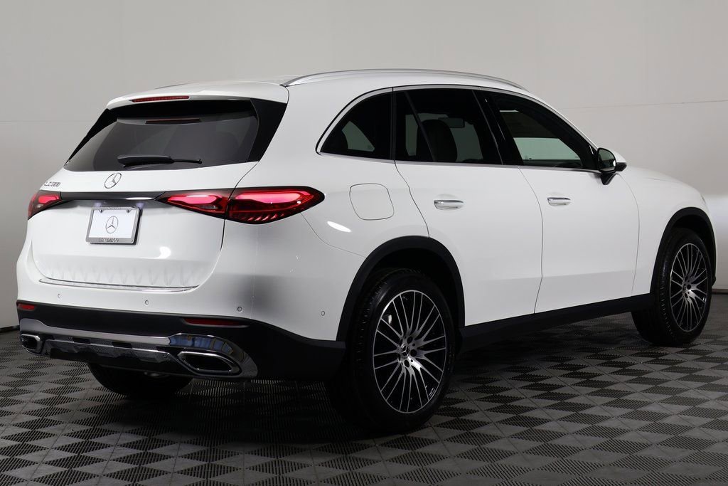 New 2026 Mercedes-Benz GLC 300 image 2