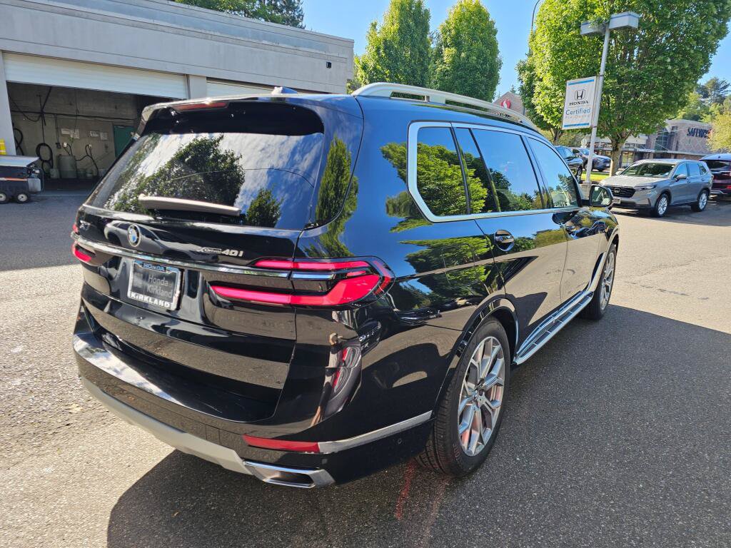 Used 2025 BMW X7 xDrive40i AWD/4WD image 7