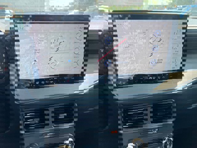 New 2025 Ford Maverick Lariat w/ Black Appearance Package image 13