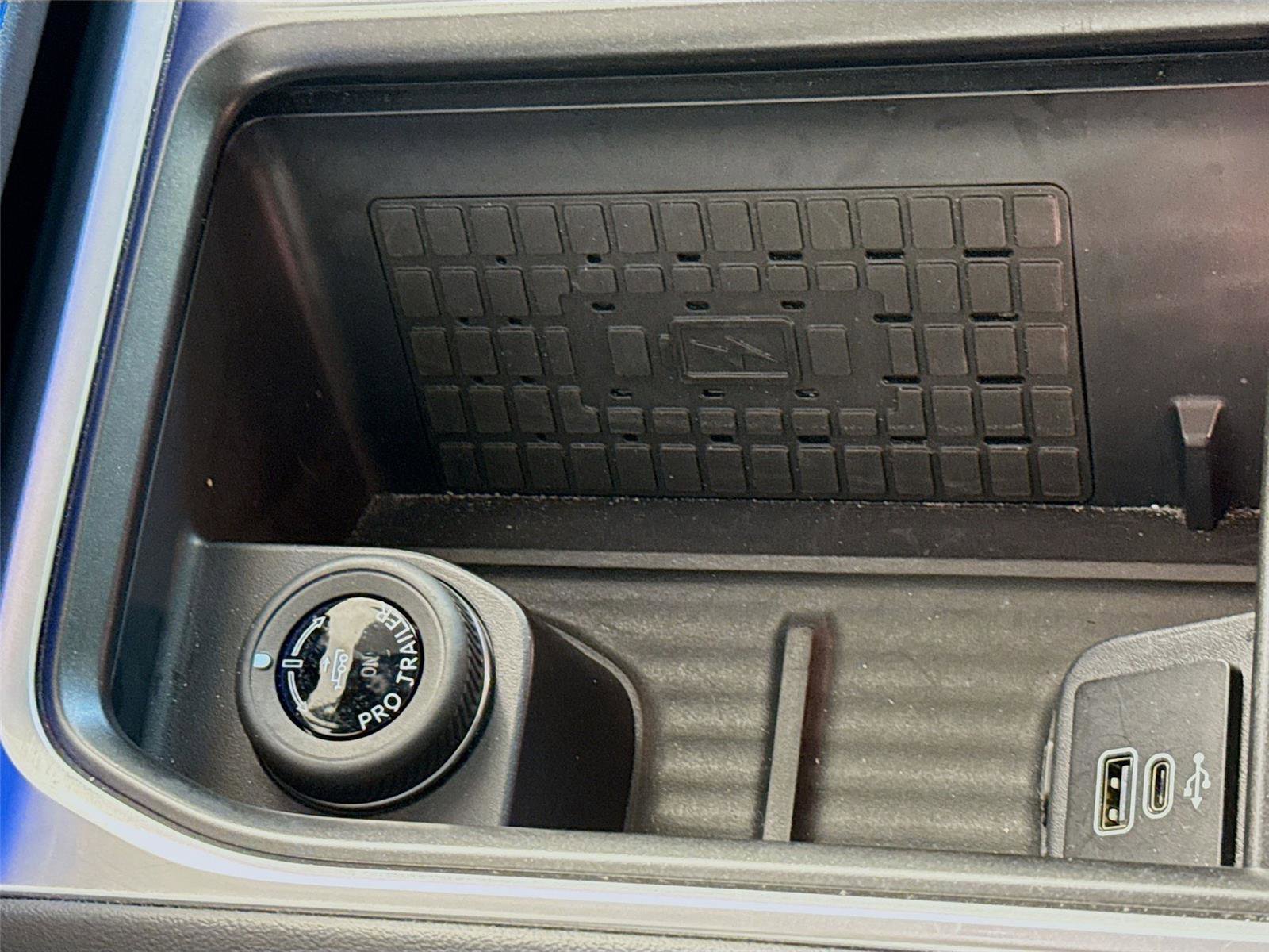 Used 2025 Ford Expedition Max Platinum w/ Stealth Performance Package image 16