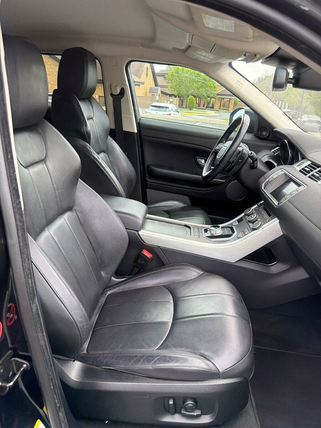 Used 2016 Land Rover Range Rover Evoque SE AWD/4WD image 13