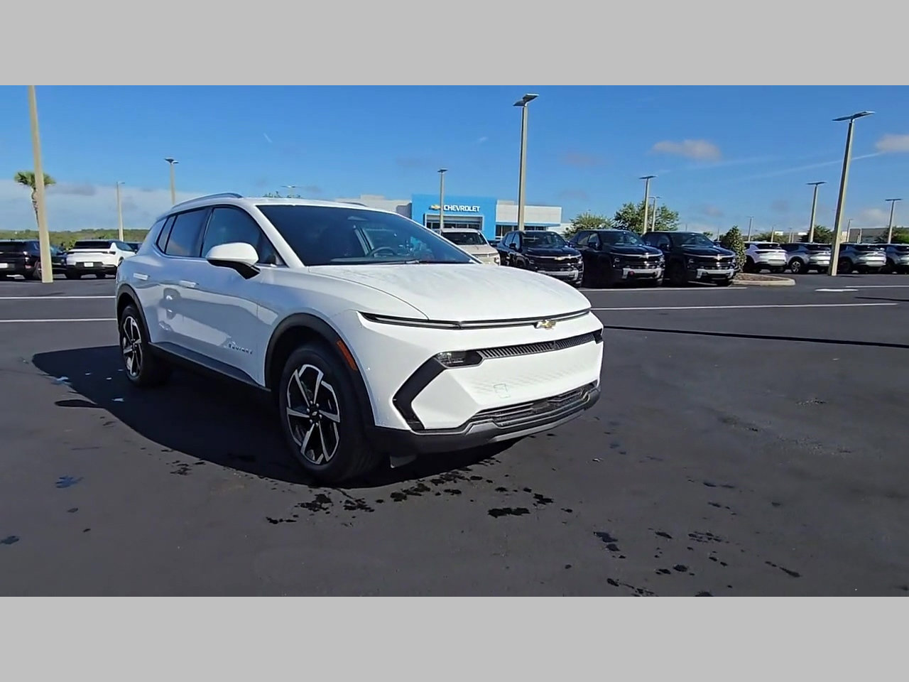 New 2026 Chevrolet Equinox EV LT AWD/4WD image 25