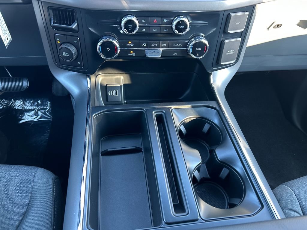 New 2025 Ford F150 XLT w/ Equipment Group 301A Standard image 31