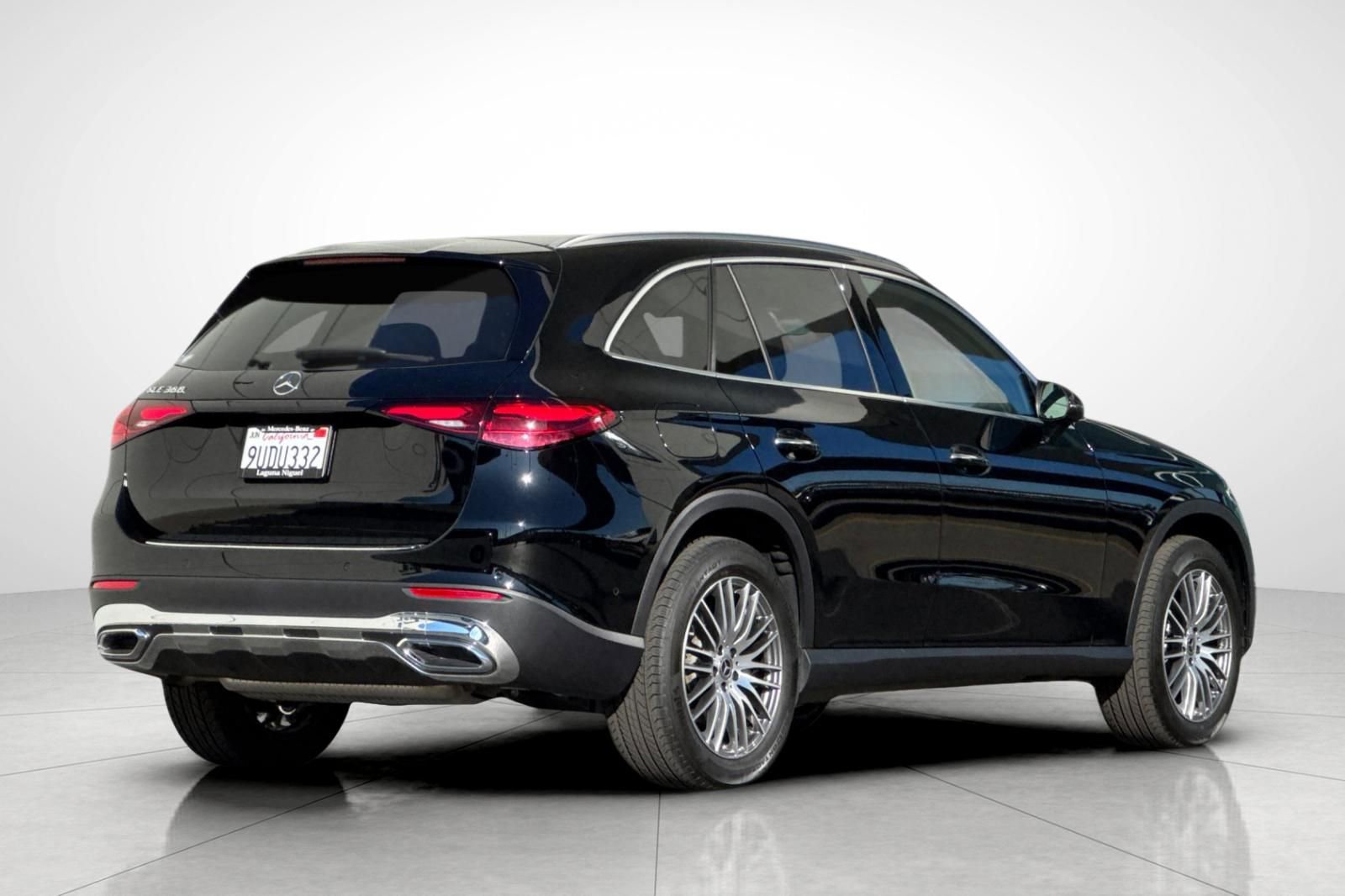 Certified 2025 Mercedes-Benz GLC 300 image 2
