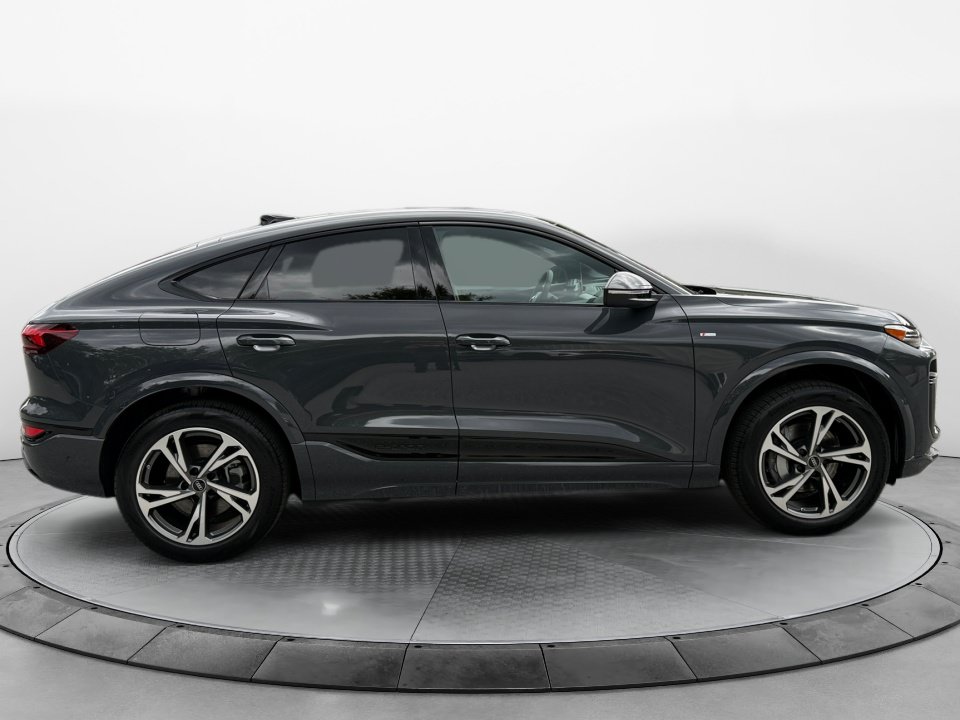 New 2027 Audi Q6 e-tron Premium Plus AWD/4WD image 8