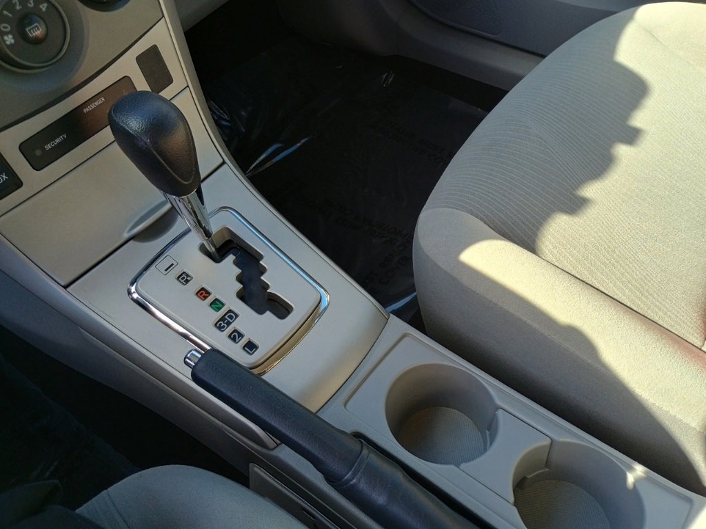 Used 2013 Toyota Corolla LE image 30