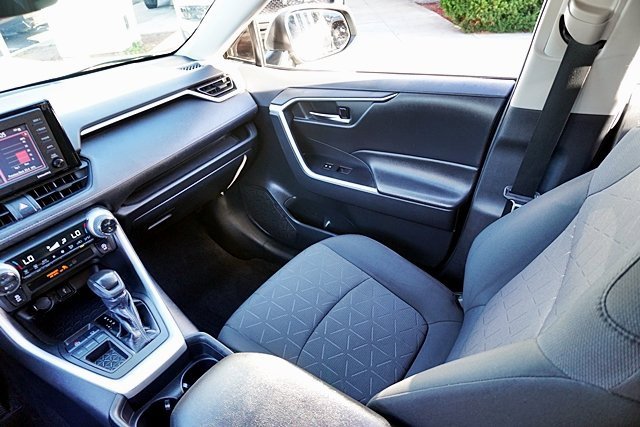 Used 2021 Toyota RAV4 XLE image 21