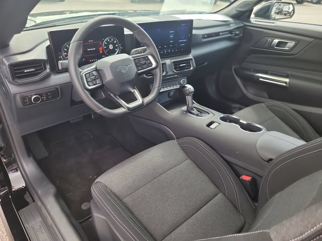 Used 2026 Ford Mustang Coupe RWD image 12