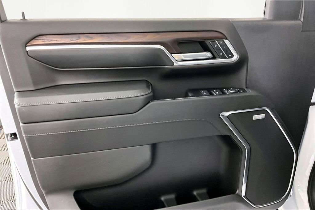 Used 2024 GMC Sierra 2500 SLT w/ SLT Premium Package image 21