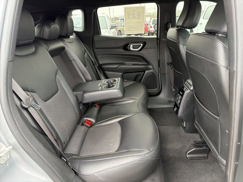 Used 2024 Jeep Compass Latitude w/ Convenience Group image 17