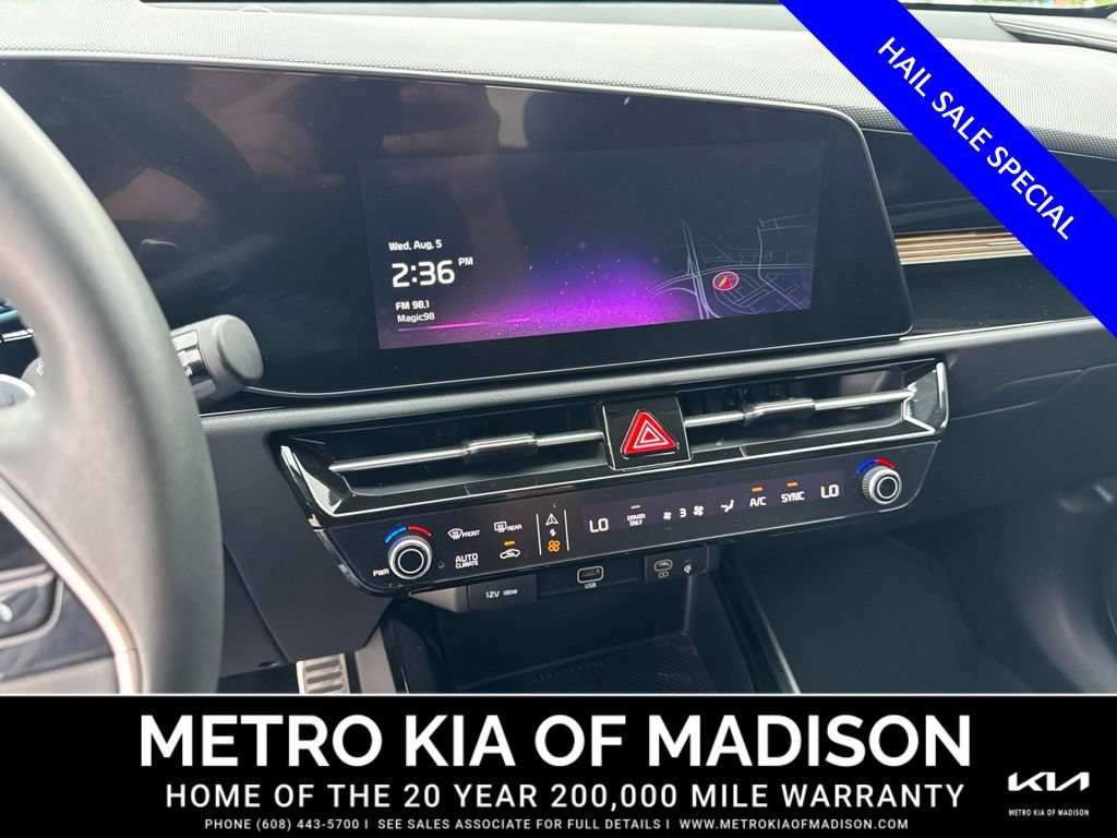 Used 2025 Kia Niro EX Touring FWD image 21