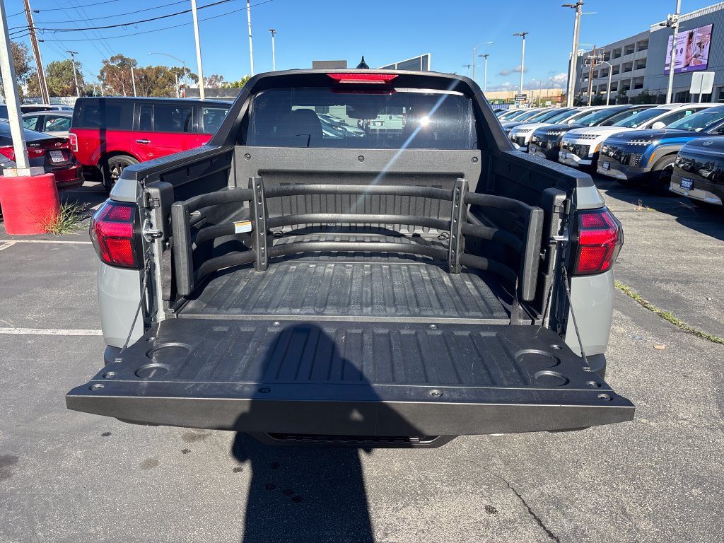 Used 2025 Hyundai Santa Cruz SE AWD/4WD image 21