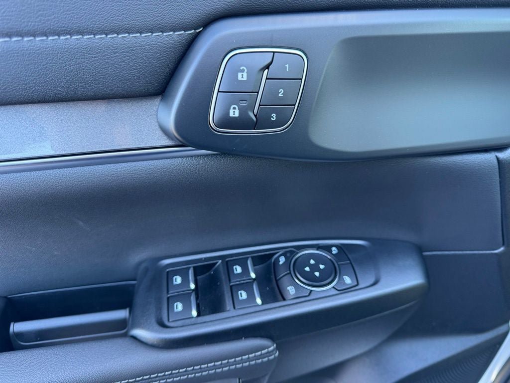 New 2024 Ford Ranger Lariat RWD image 22