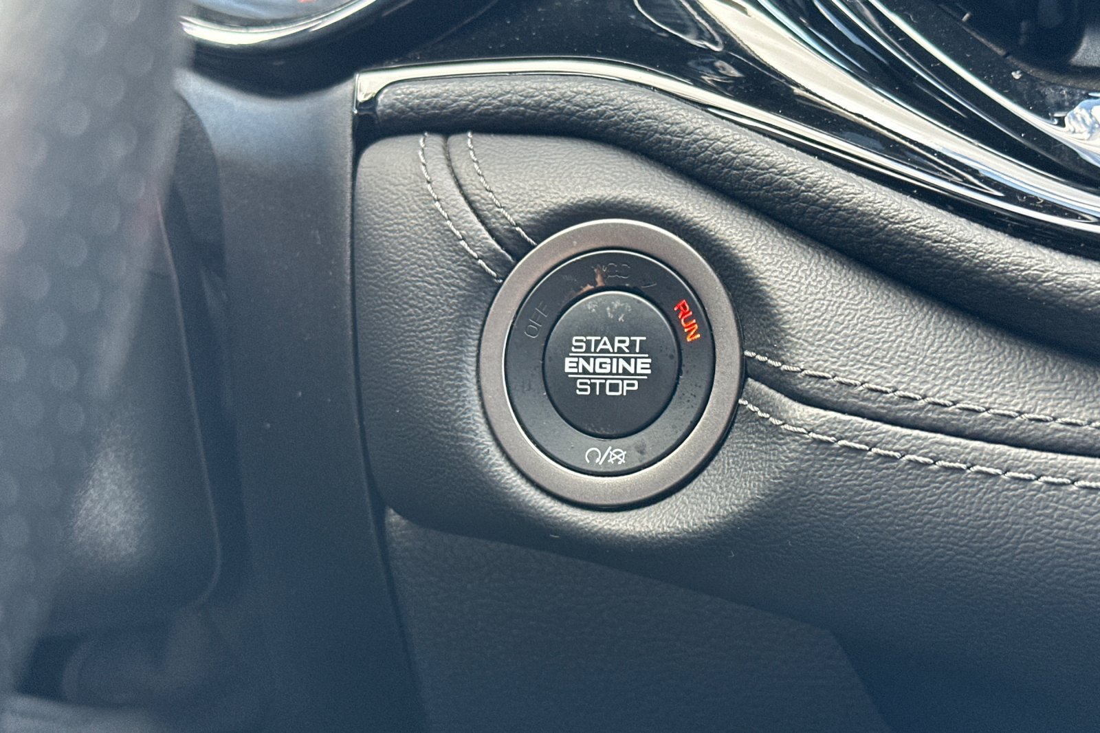 Used 2024 Dodge Durango SXT AWD/4WD image 25