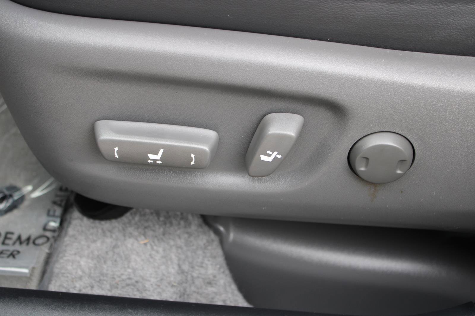 Used 2015 Toyota Prius Prime Advanced image 32